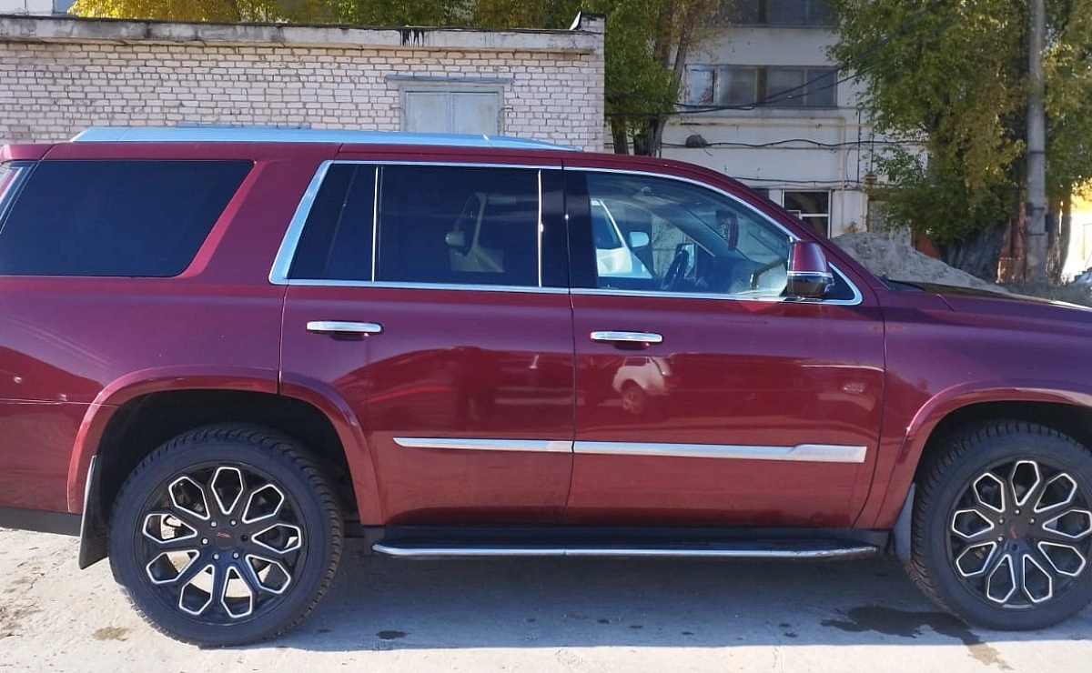 CADILLAC Escalade