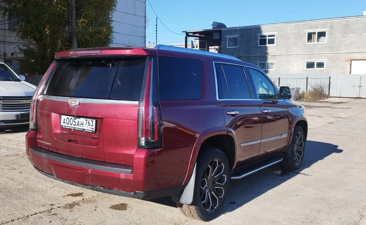 CADILLAC Escalade