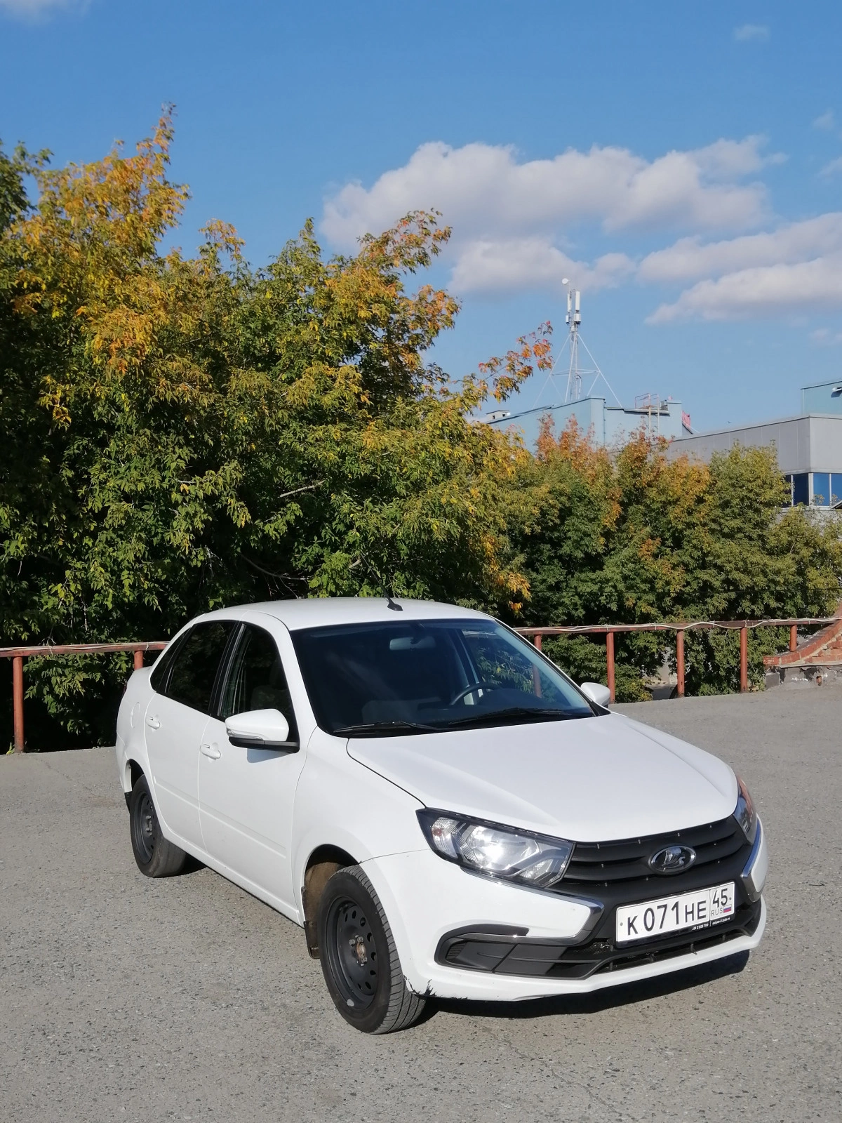 Lada Granta - фото 1