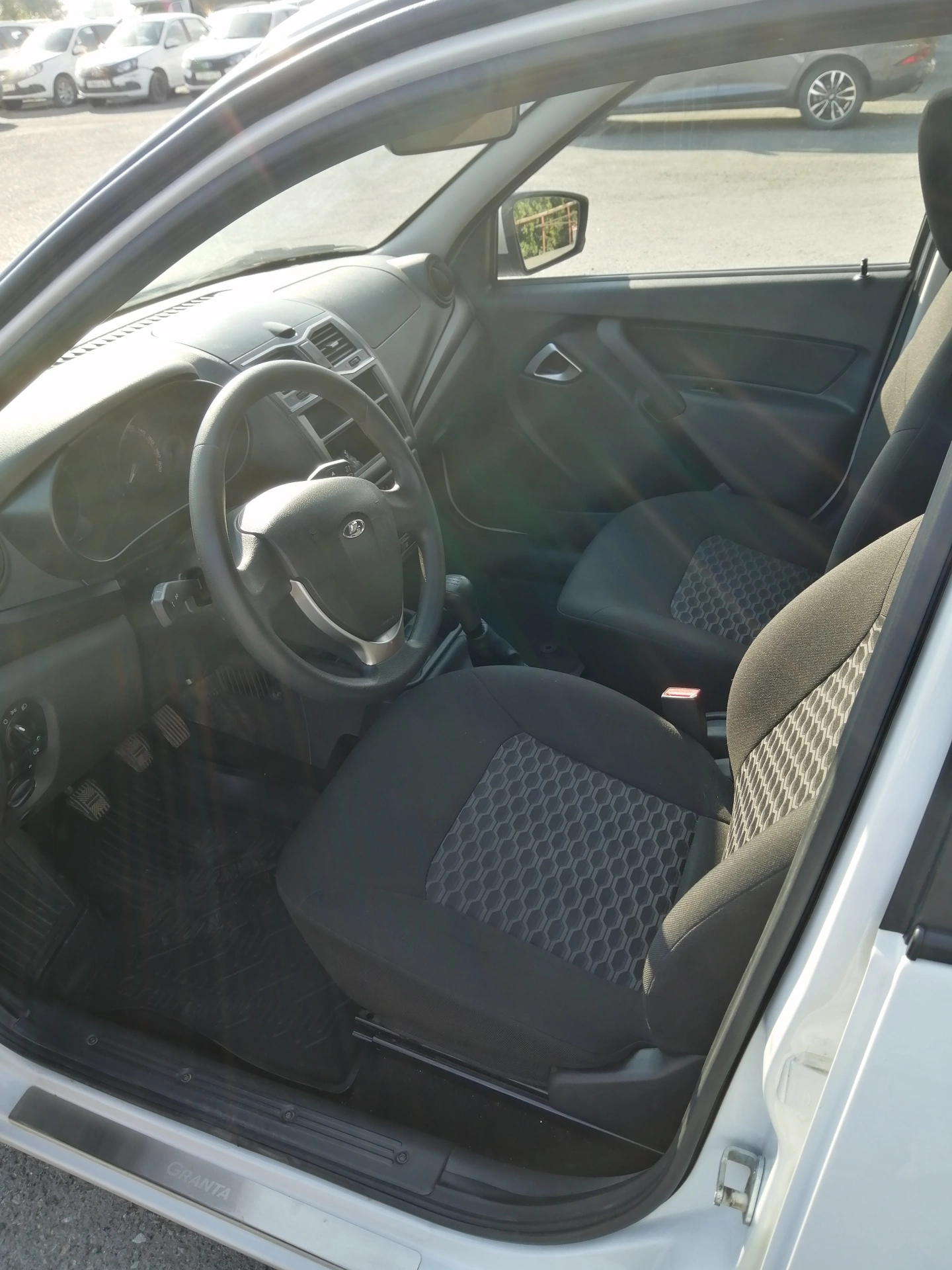 Lada Granta - фото 5