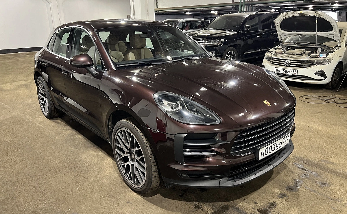PORSCHE Macan