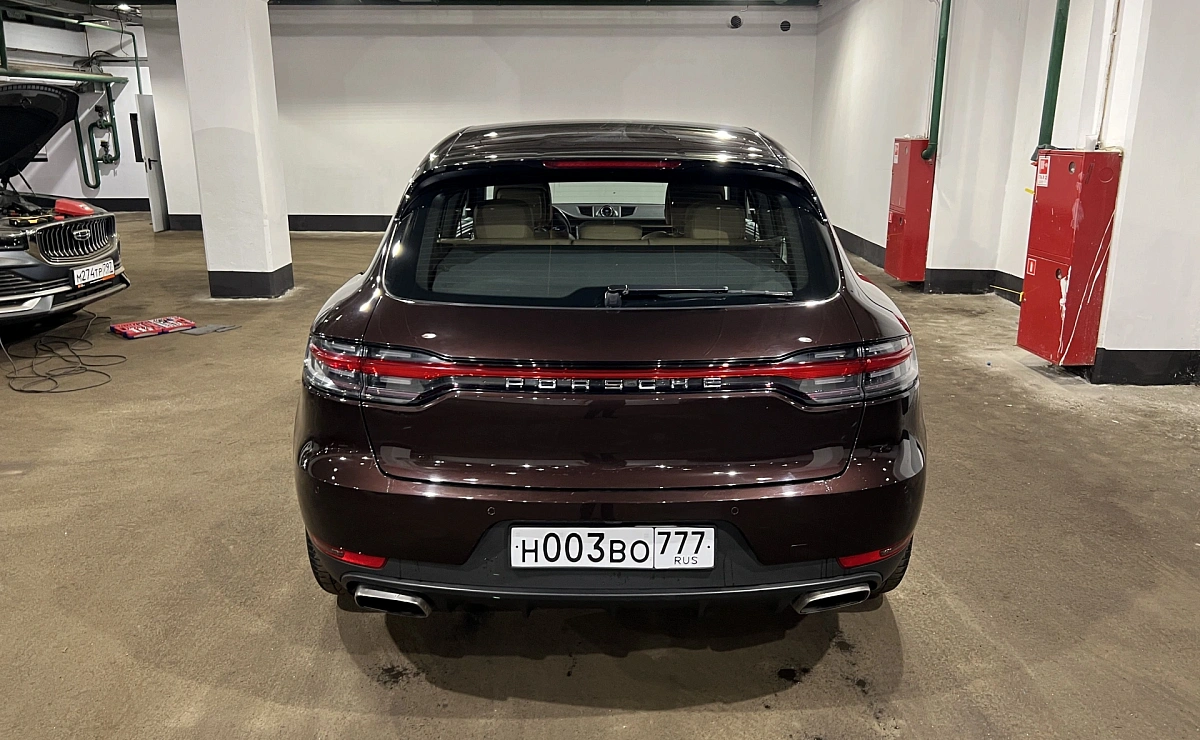 PORSCHE Macan