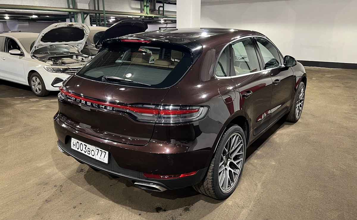 PORSCHE Macan