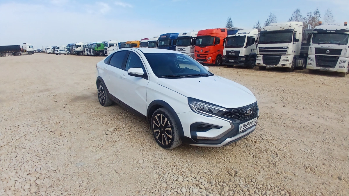 Lada Vesta - фото 1