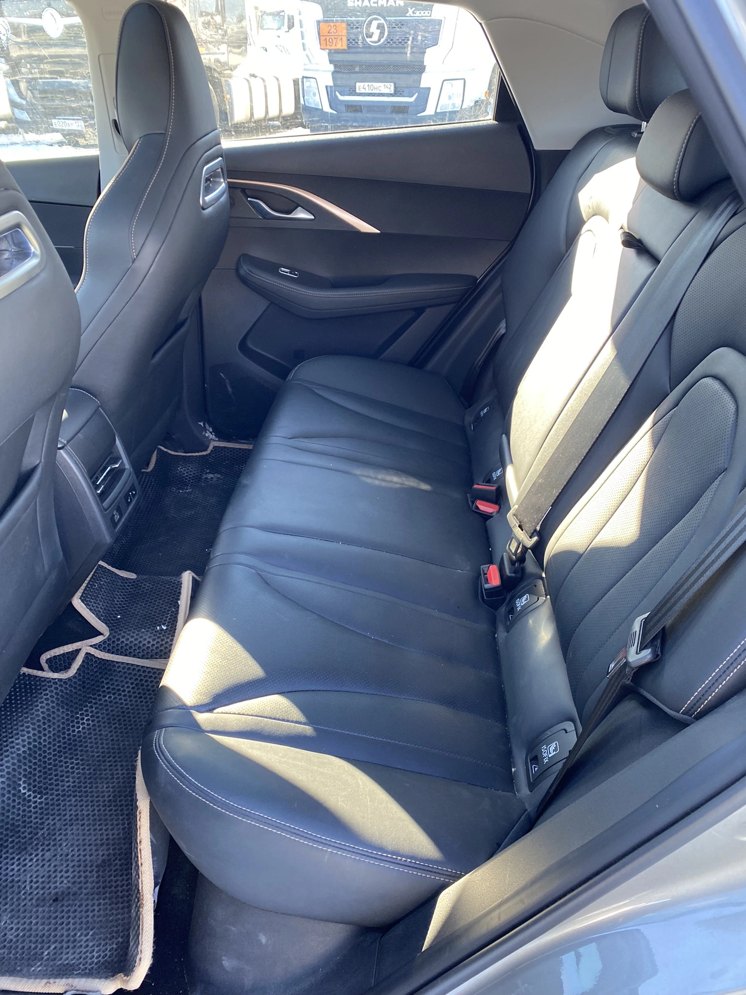 OMODA C5 - фото 5