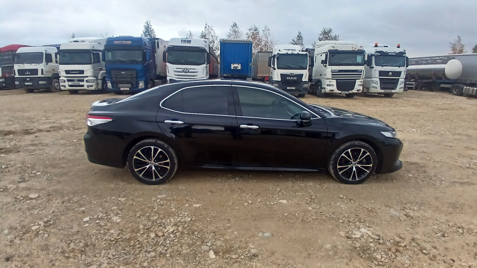 Toyota Camry - фото 4