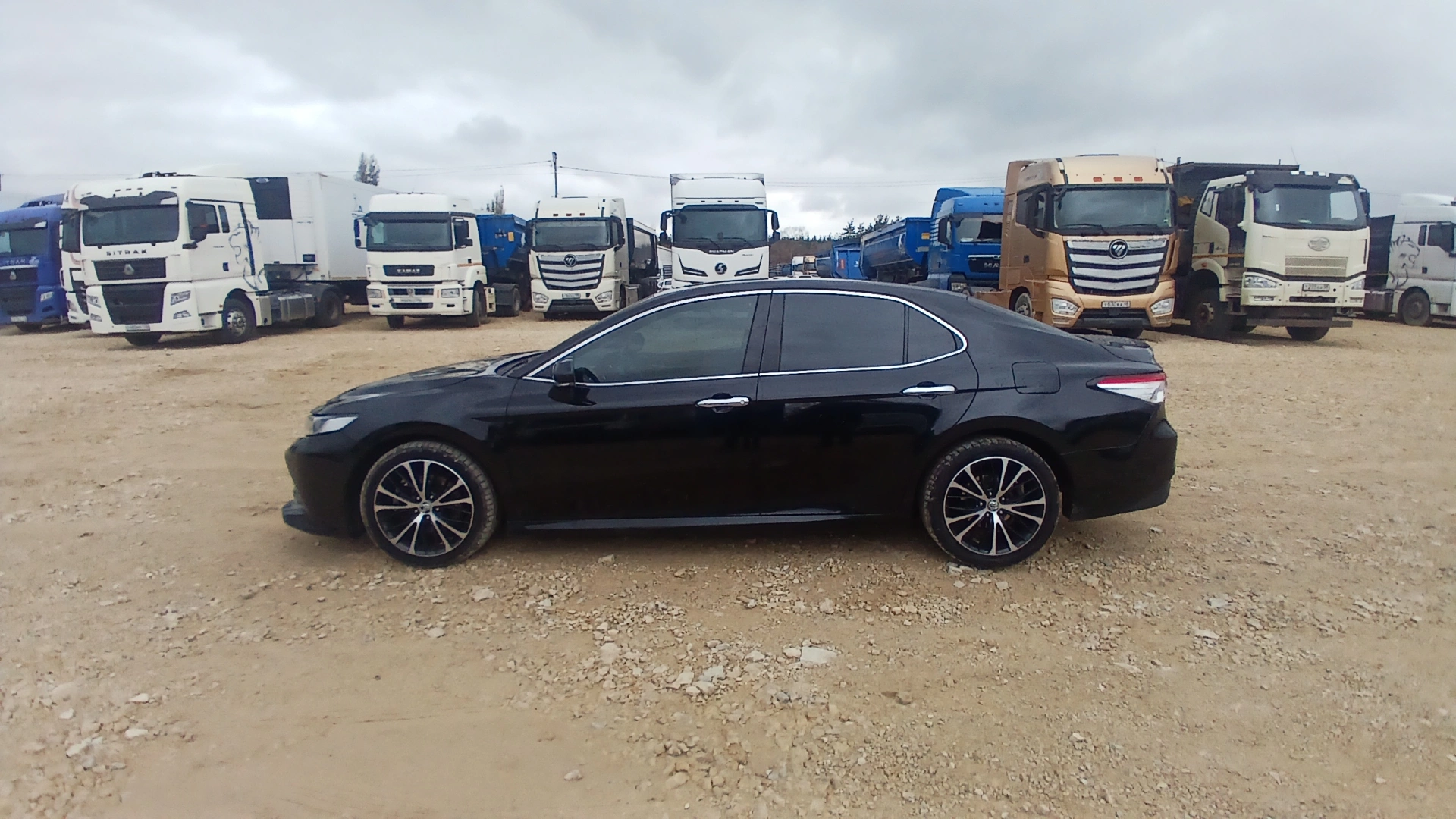 Toyota Camry - фото 5