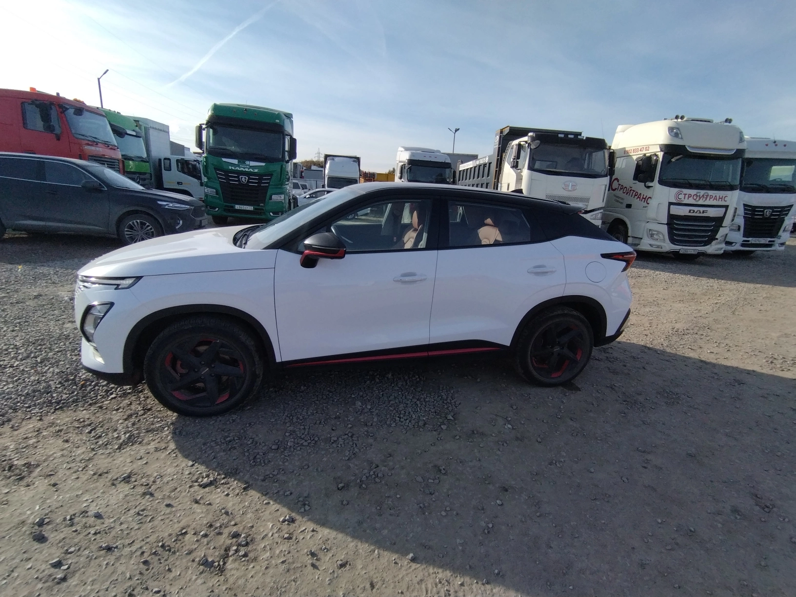 OMODA C5 - фото 4