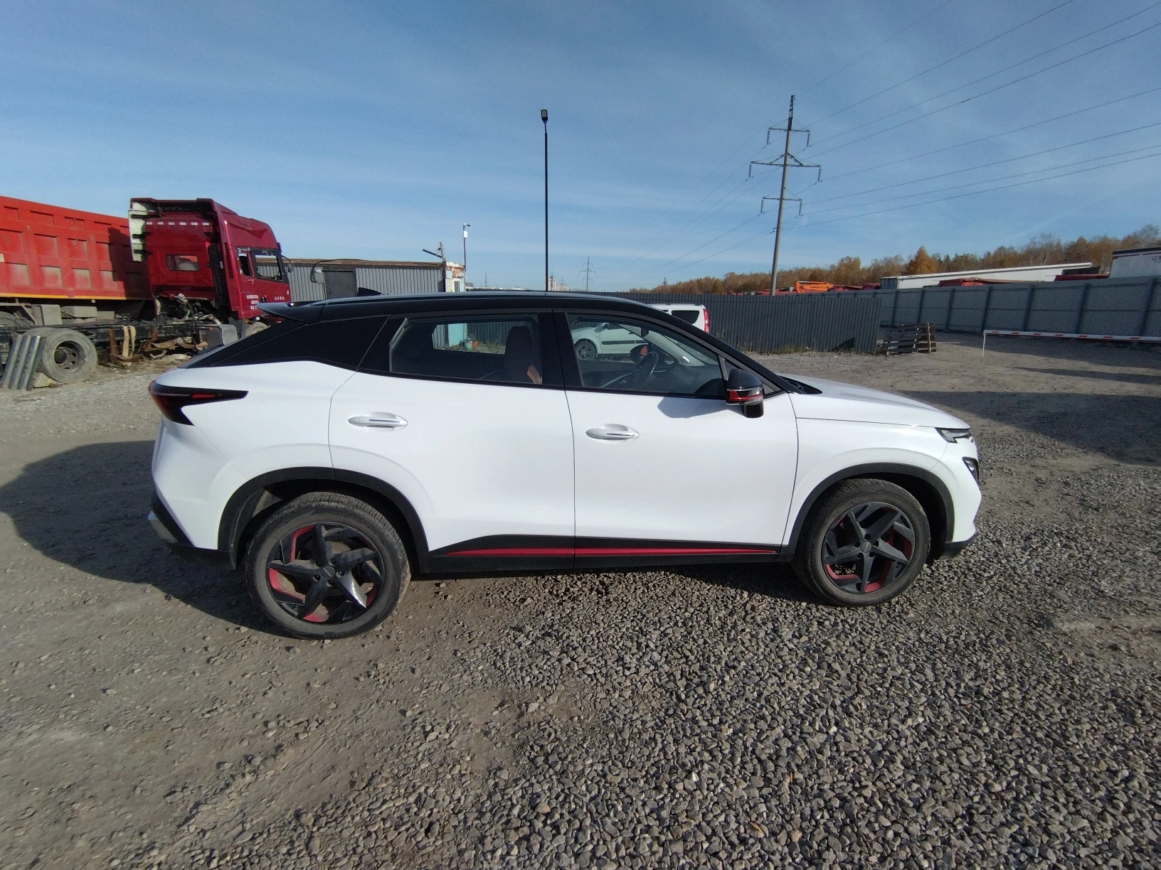 OMODA C5 - фото 5