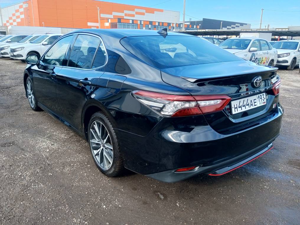 Toyota Camry - фото 5