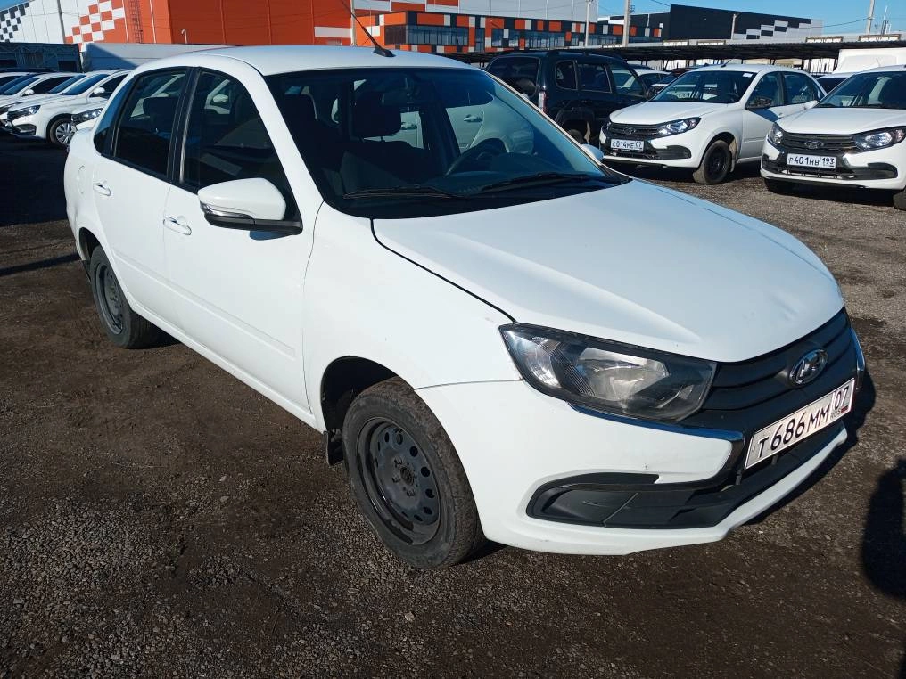 Lada Granta - фото 1
