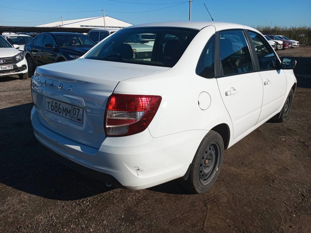 Lada Granta - фото 5