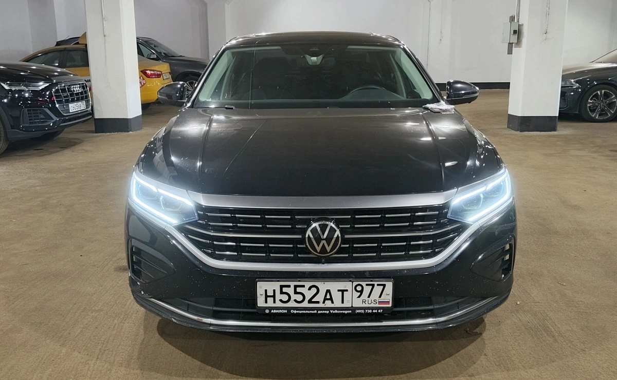 VOLKSWAGEN Passat