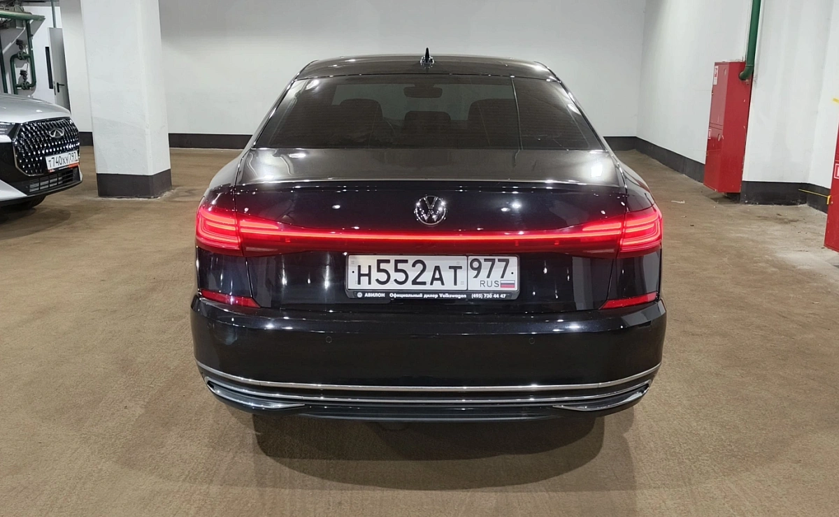 VOLKSWAGEN Passat