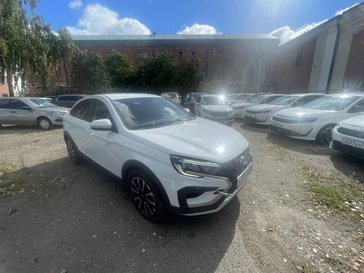 Lada Vesta седан - фото 1