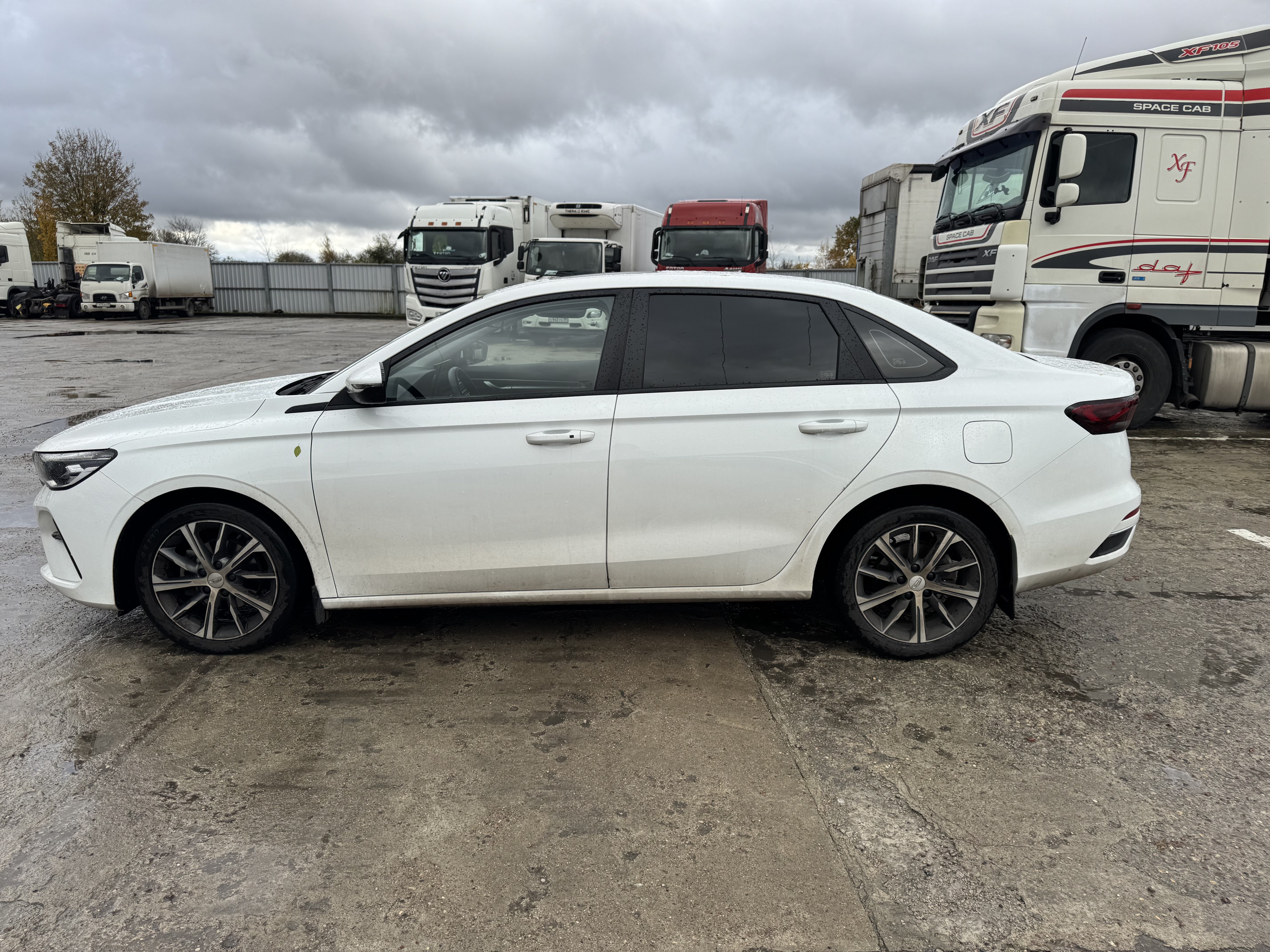 Geely Emgrand - фото 4