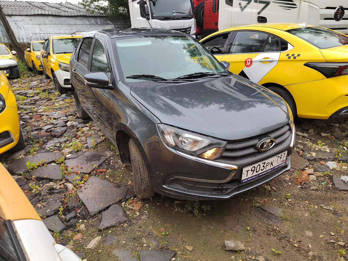 Lada Granta - фото 1