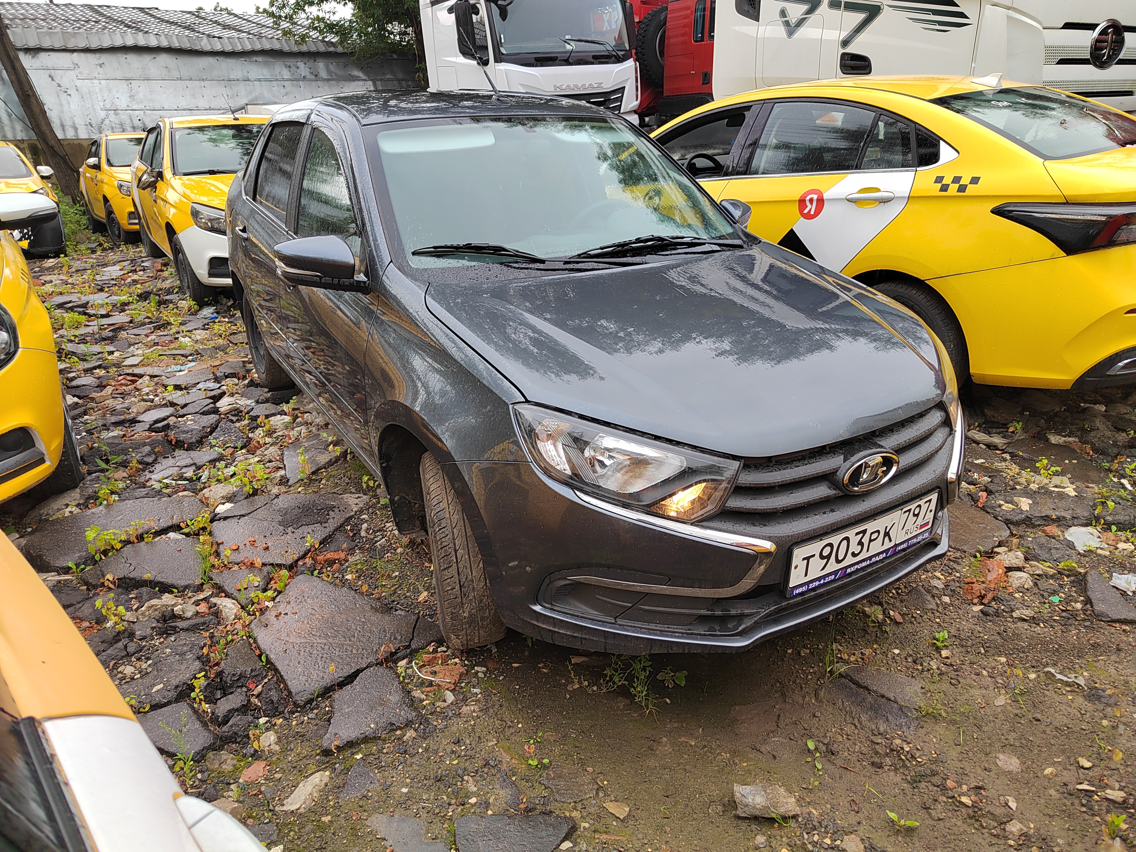 Lada Granta - фото 2