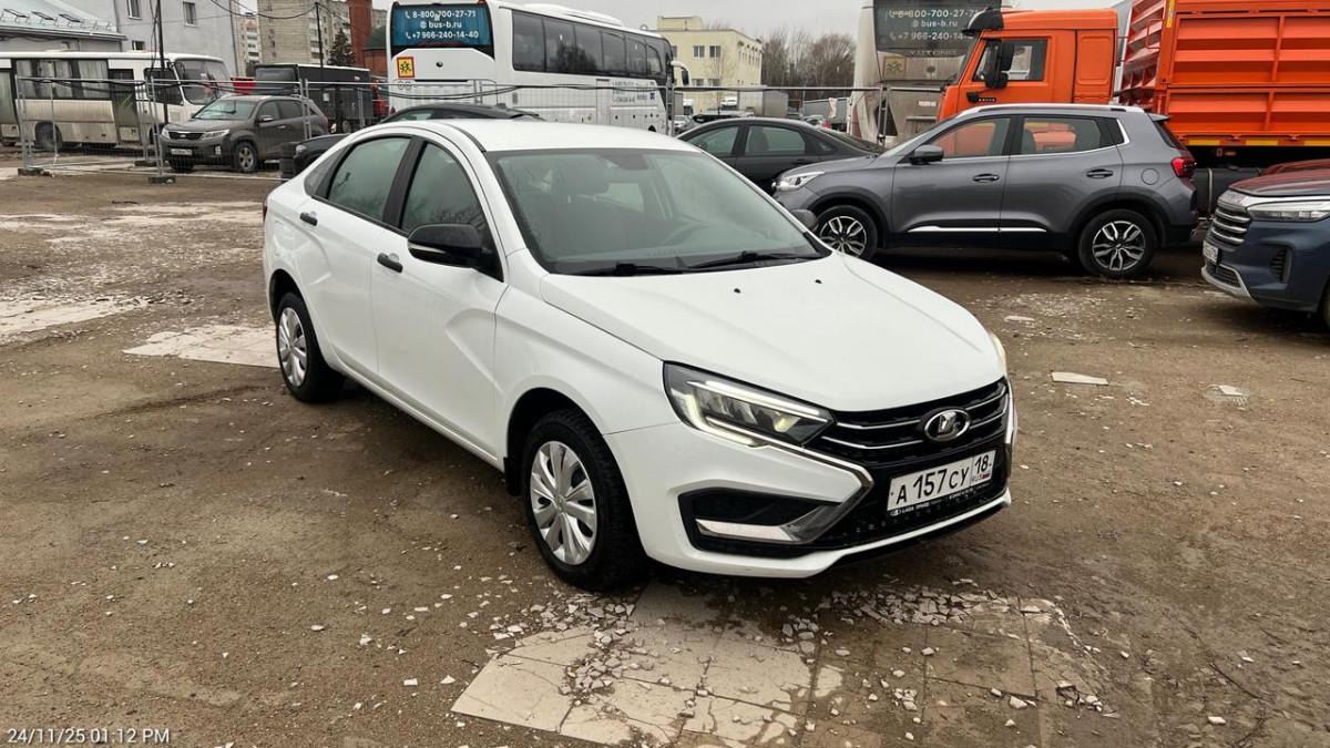 Lada Vesta - фото 1