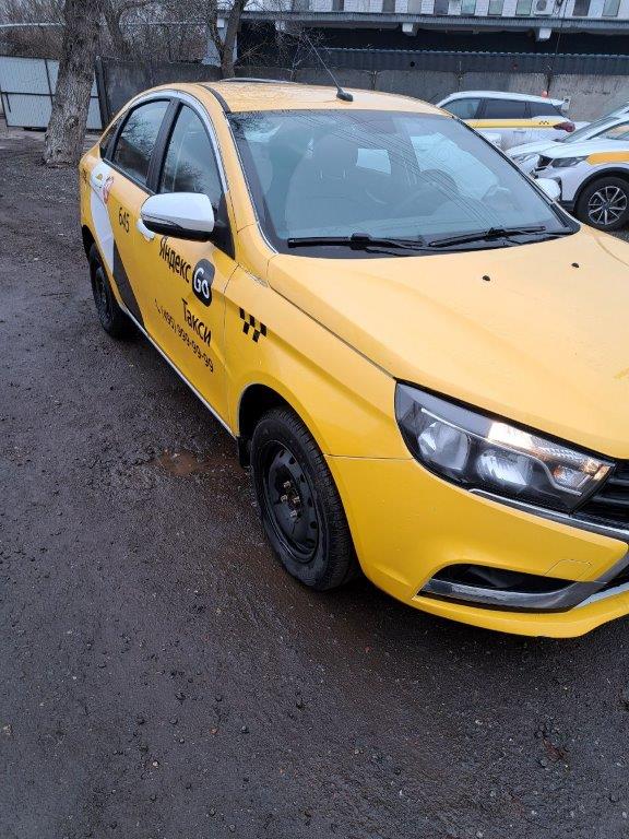 Lada Vesta - фото 1