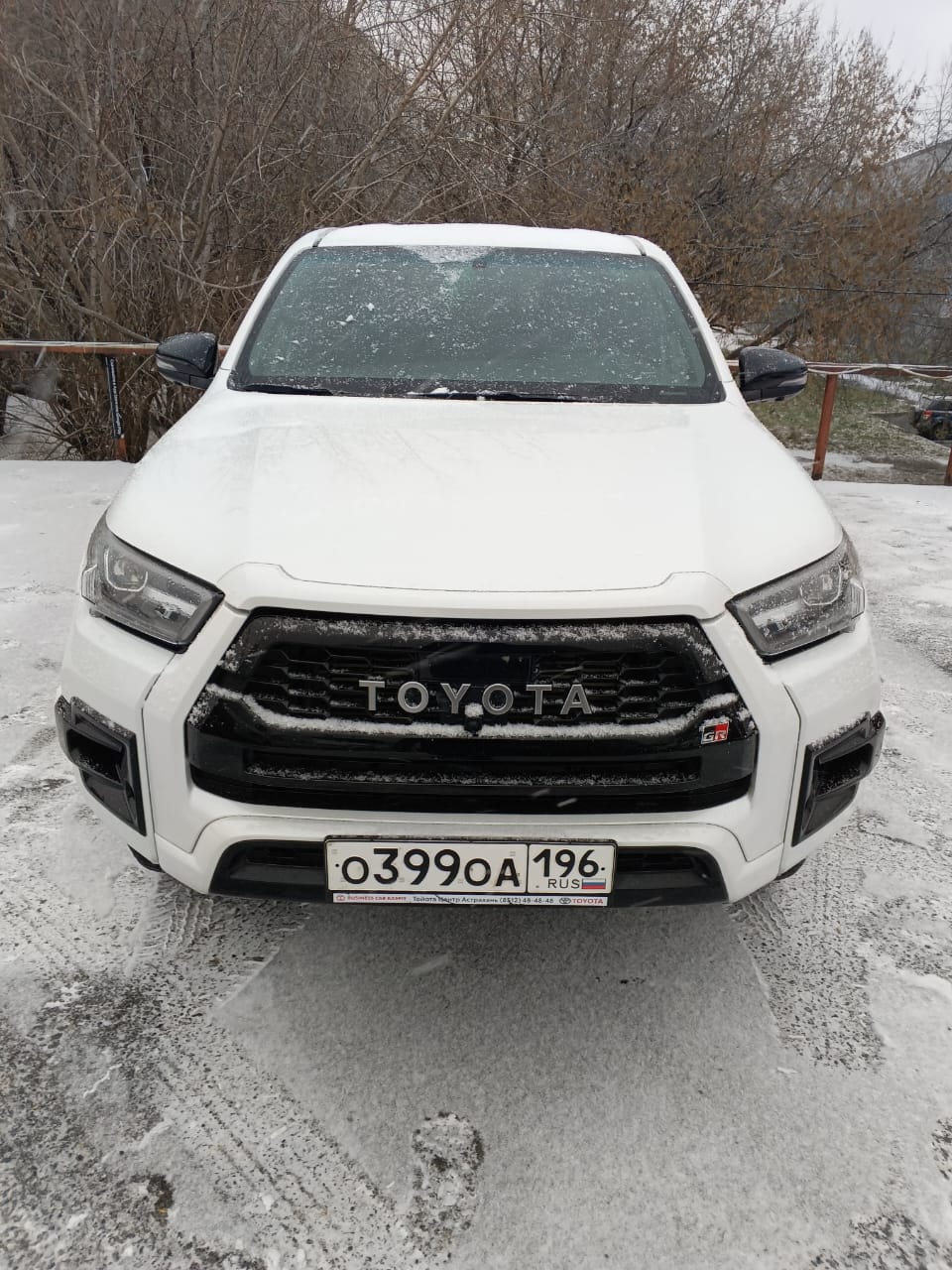 Toyota Hilux - фото 2