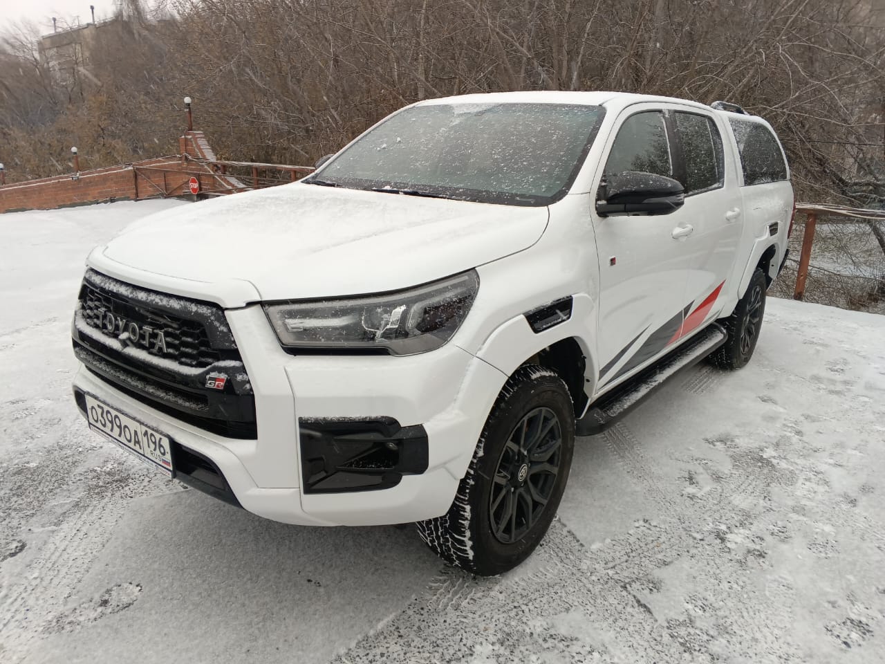 Toyota Hilux - фото 3