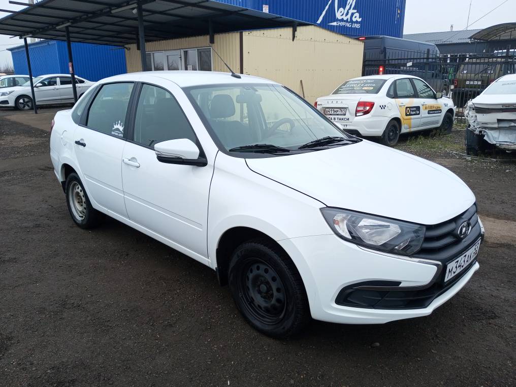 Lada Granta - фото 1