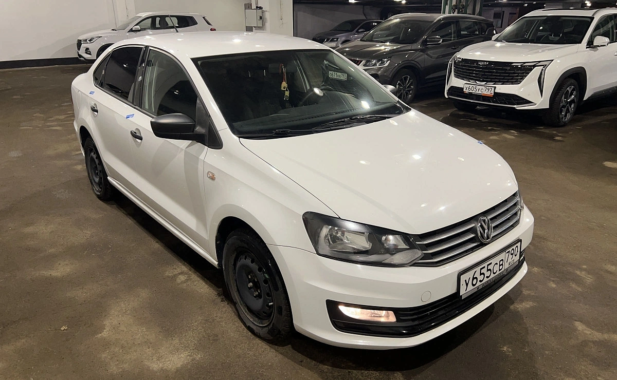 VOLKSWAGEN Polo