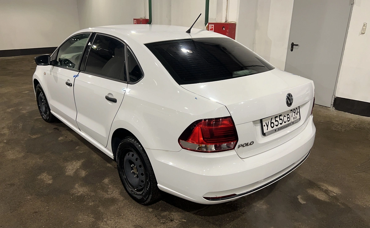 VOLKSWAGEN Polo